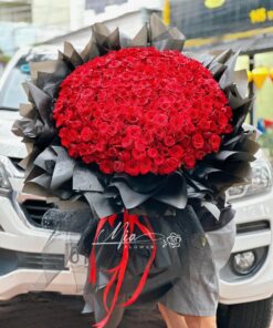Bó Hoa Tươi 200 Bông Hồng Đỏ - BH039